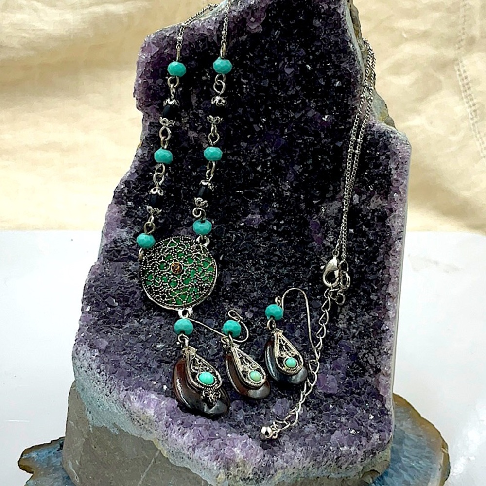 20”Silver Necklace W/Silver Pendant FilagreeW/Brown Crystal&Matching Earrings - Picture 2 of 5